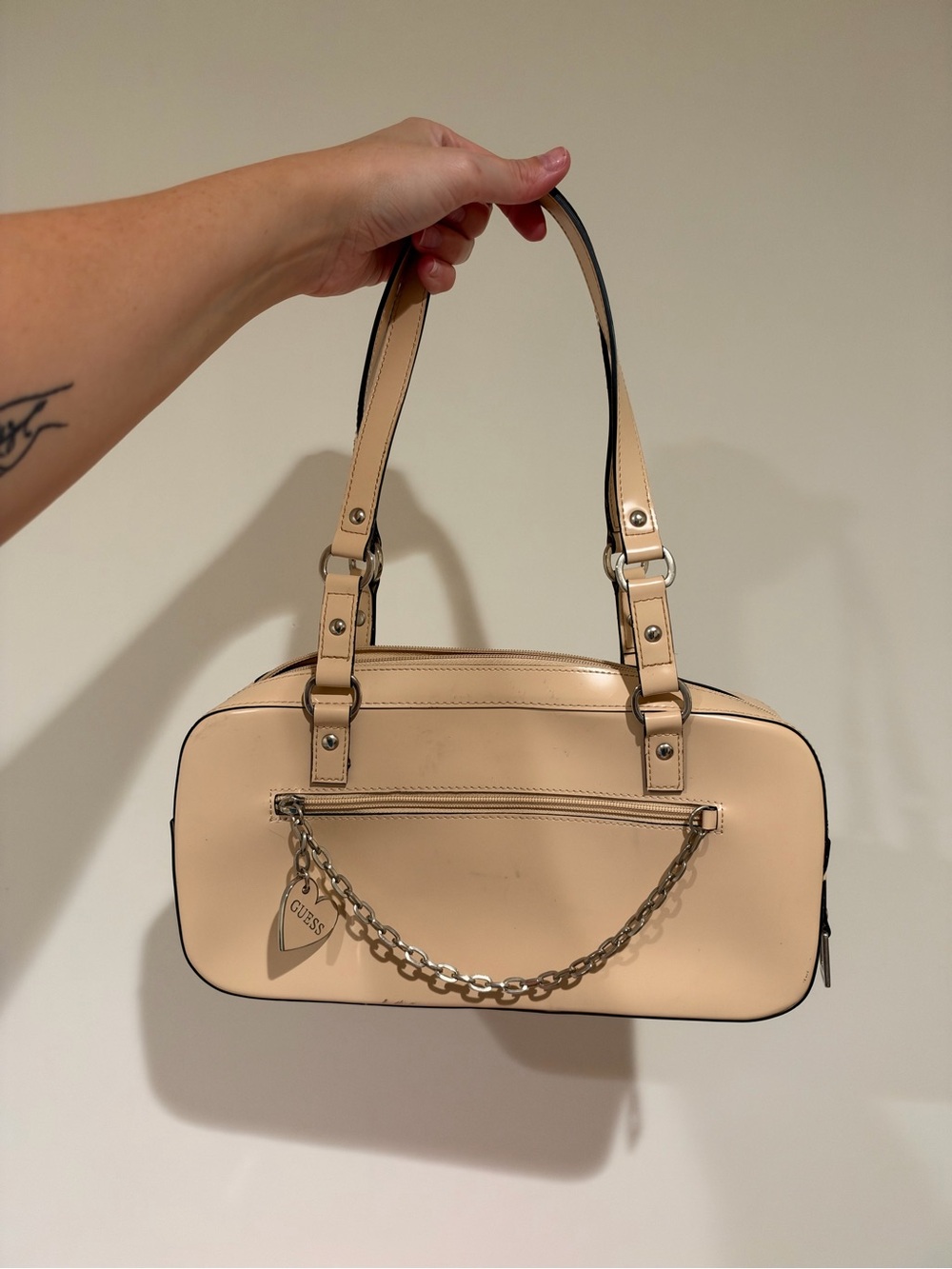 Y2K Guess Beige Chain-Accent Shoulder Bag